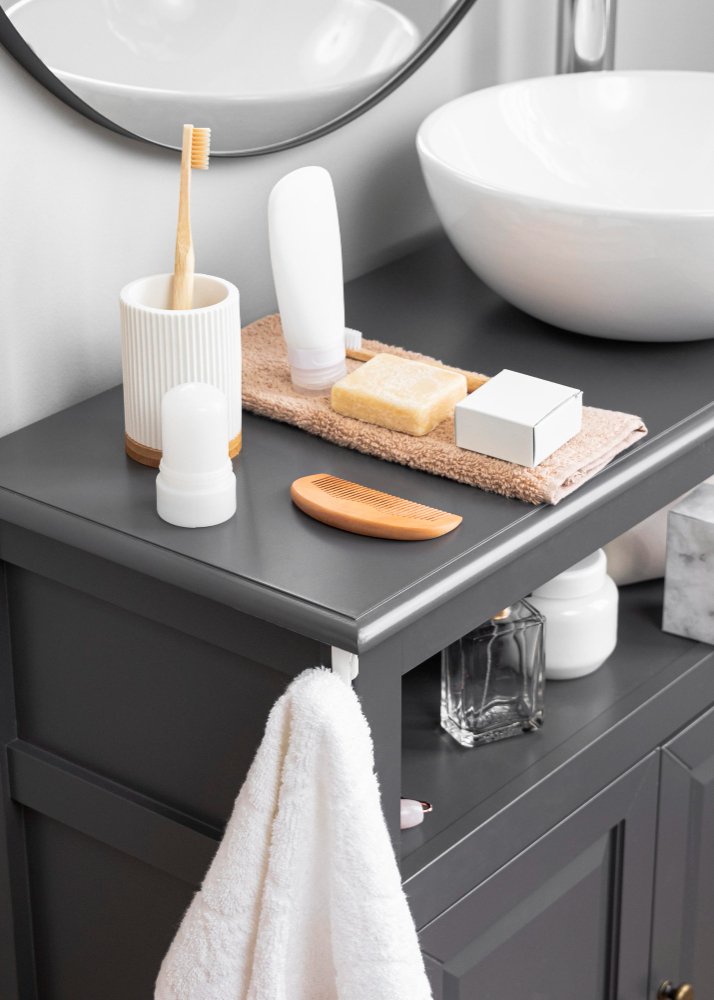 Tránh để nhiều đồ trong nhà tắm